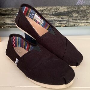 NWOT, TOMS Classic Canvas Slip On, Black